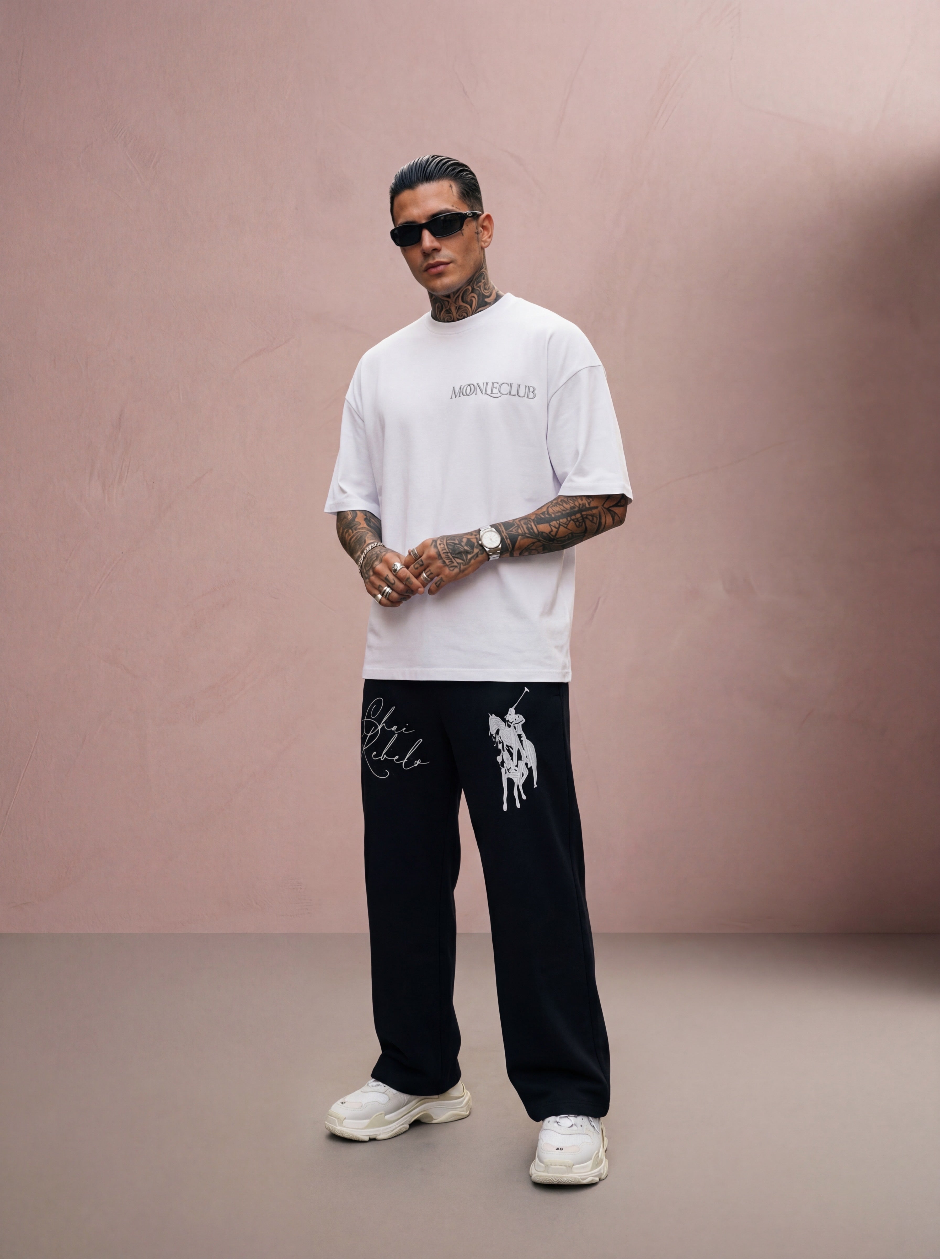 WHITE LUNAR RESORT TSHIRT